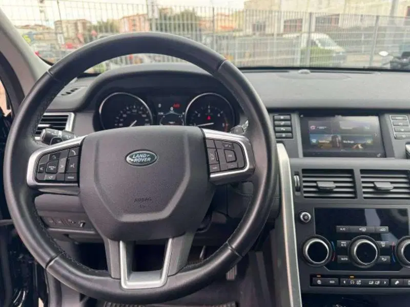 Land Rover Discovery Sport usata a Savona (14)