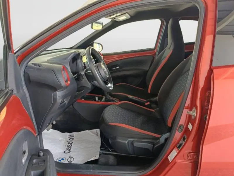 Toyota Aygo X usata a Teramo (8)