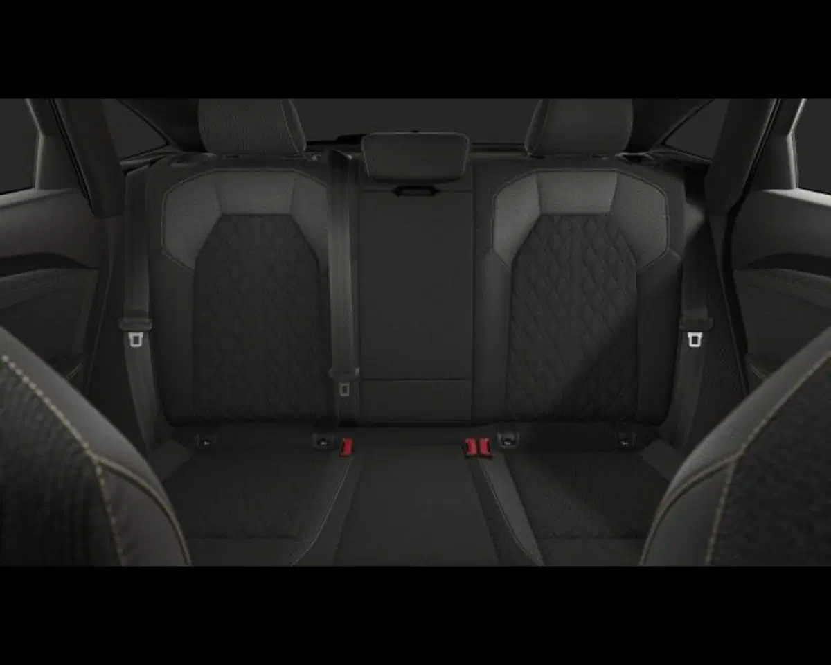Audi Q5 Sportback nuova a Treviso (9)