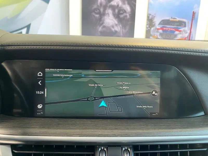 Alfa Romeo Stelvio usata a Torino (10)