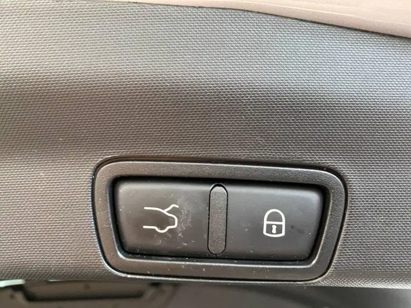 Alfa Romeo Stelvio usata a Torino (14)