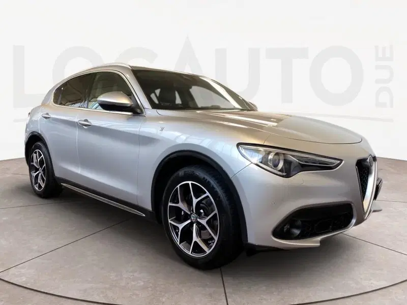 Alfa Romeo Stelvio usata a Torino (3)