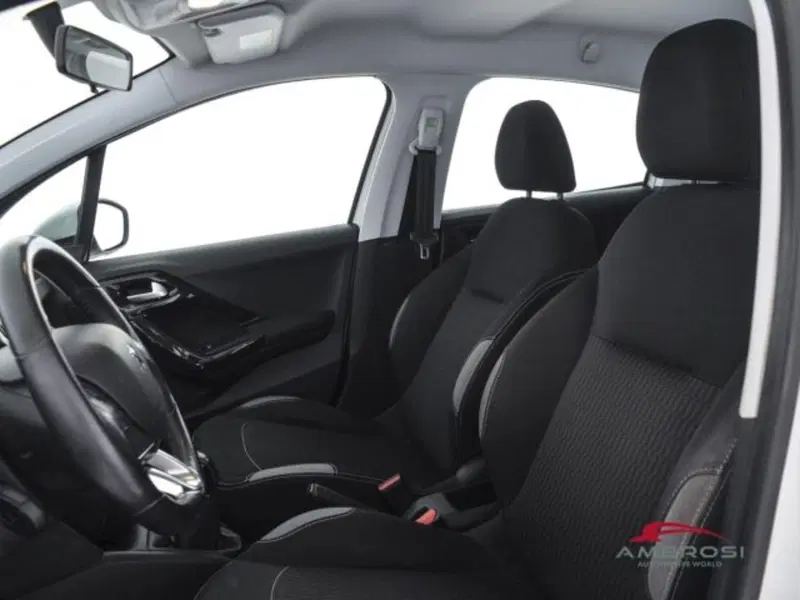 Peugeot 208 usata a Perugia (9)