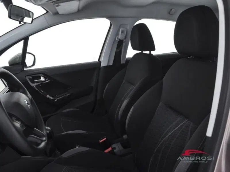 Peugeot 208 usata a Perugia (9)
