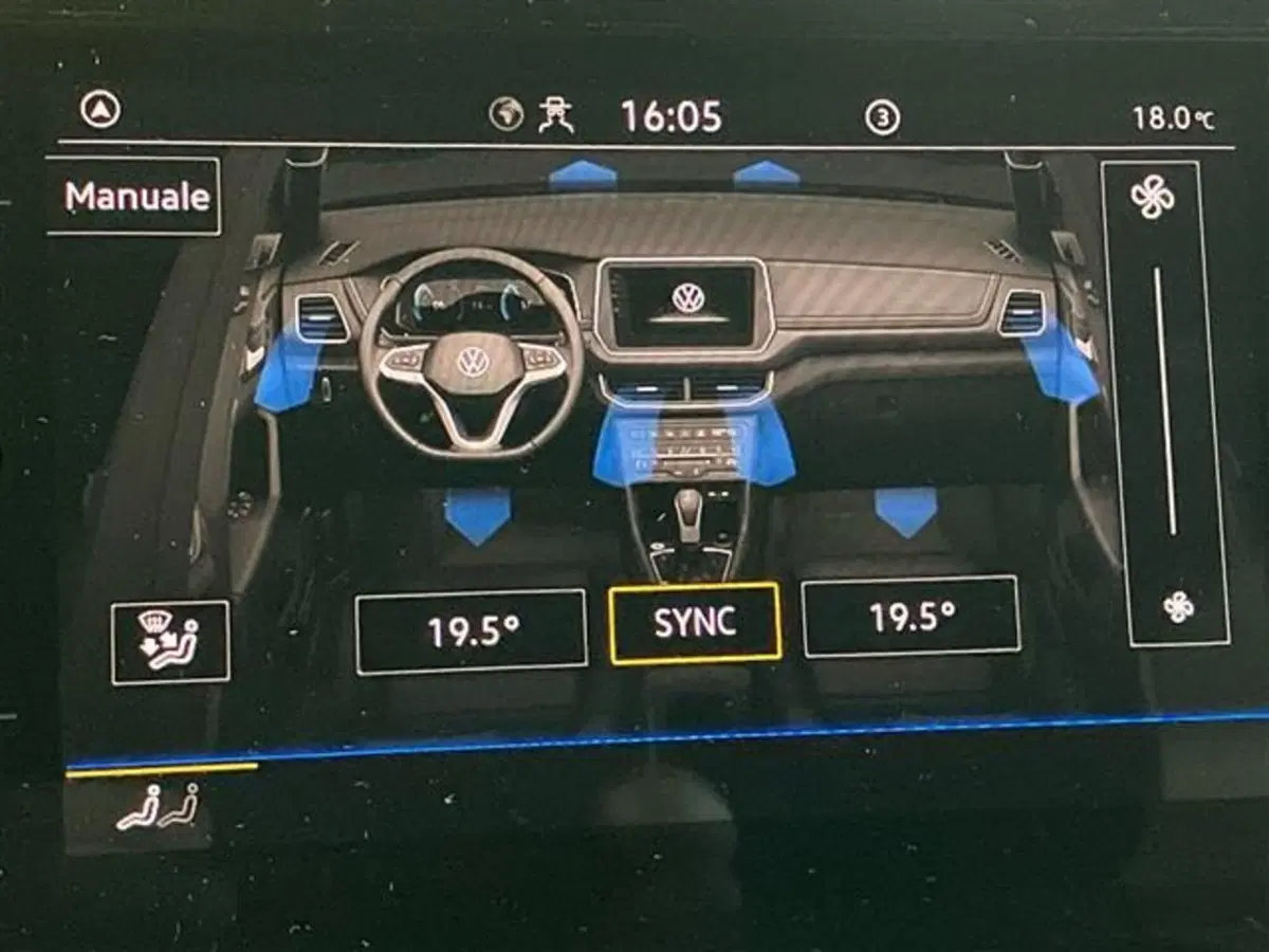 Volkswagen T-Cross usata a Como (14)