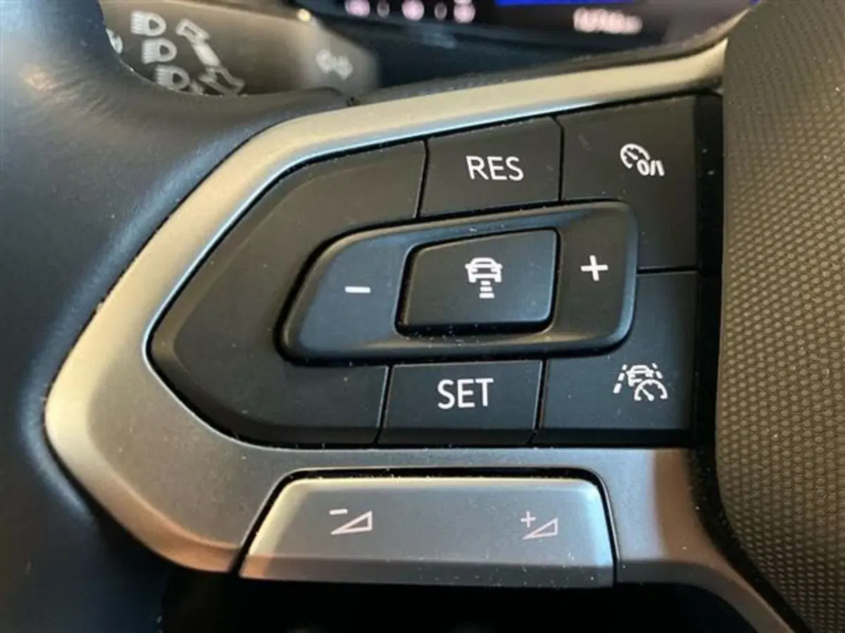 Volkswagen T-Cross usata a Como (19)