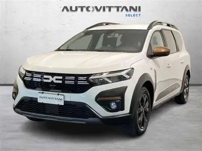 Dacia Jogger 1.0 tce Extreme UP Gpl 100cv del 2023 usata a Como