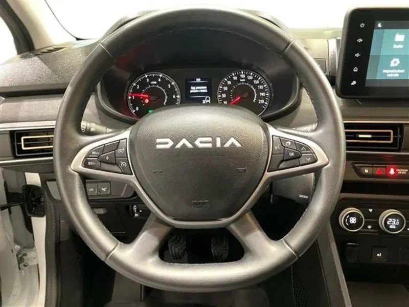 Dacia Jogger usata a Como (17)