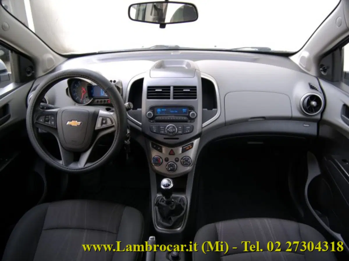 Chevrolet Aveo usata a Milano (2)