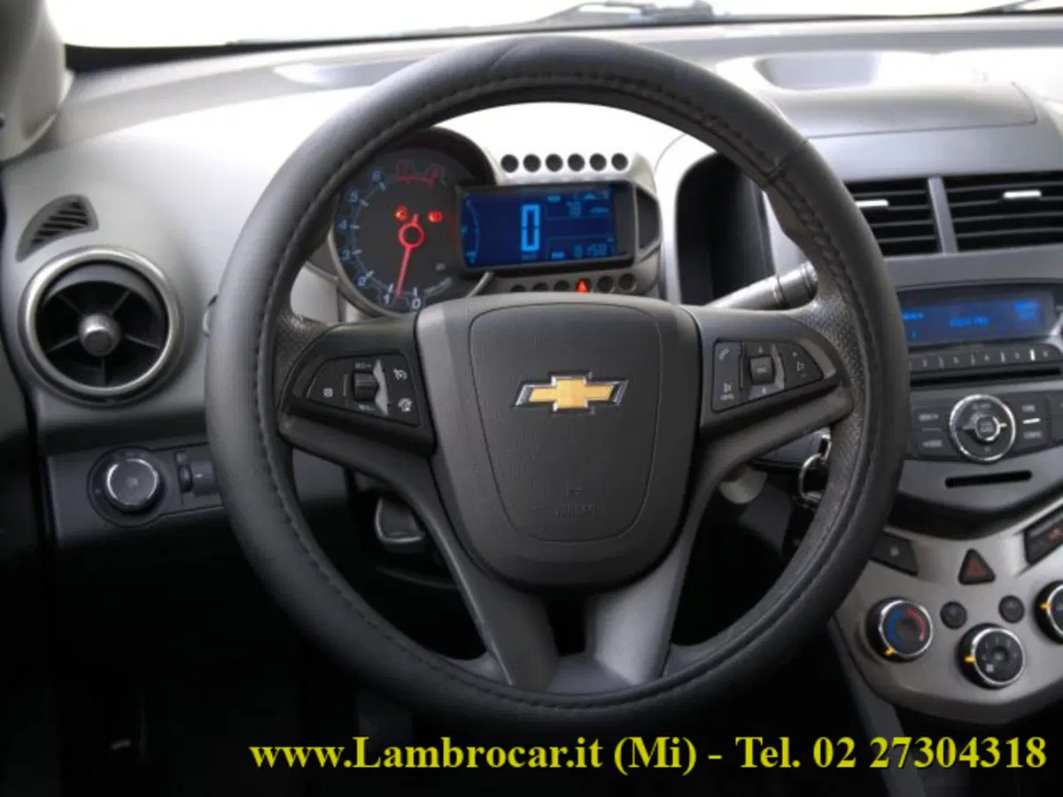 Chevrolet Aveo usata a Milano (6)