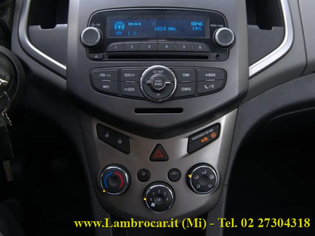 Chevrolet Aveo usata a Milano (8)
