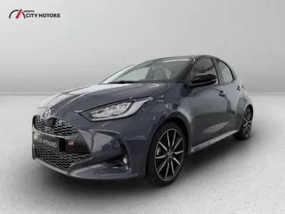 Toyota Yaris Cross 1.5h GR Sport Black Sky fwd 116cv e-cvt del 2025 usata a Monza