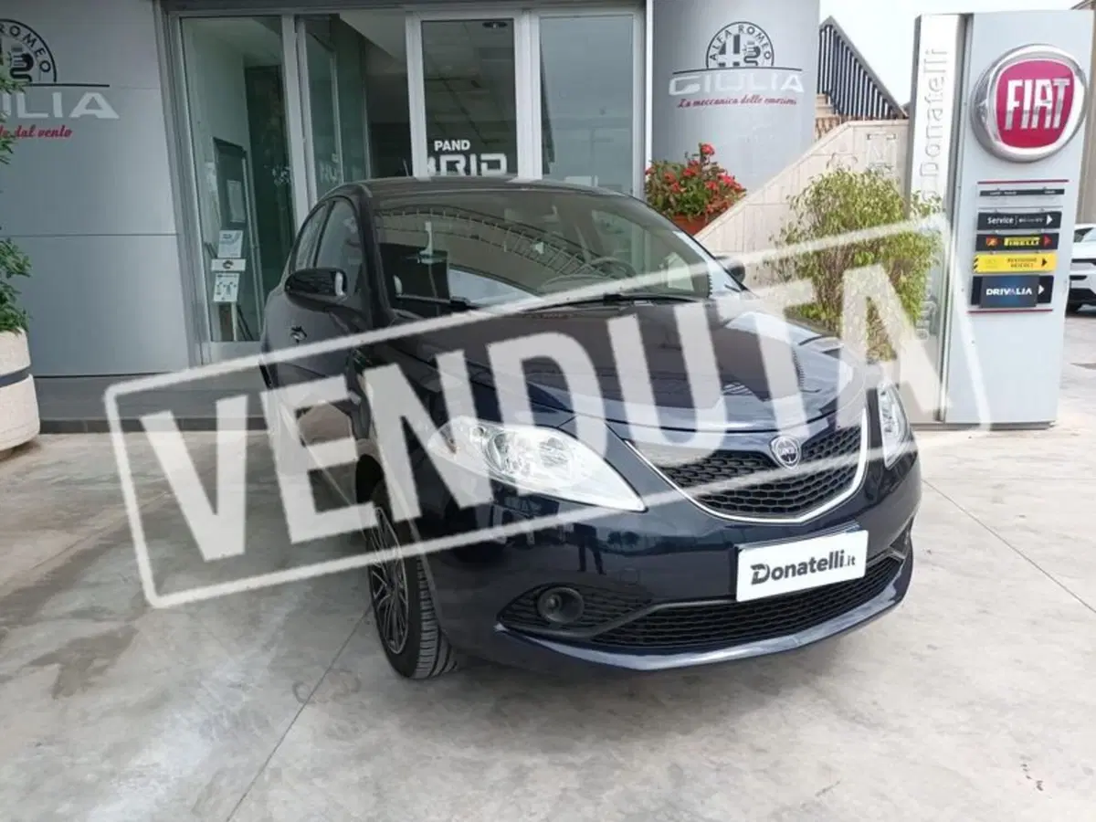 Lancia Ypsilon usata a Bari
