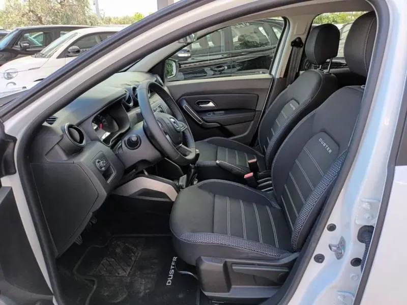 Dacia Duster usata a Bari (10)