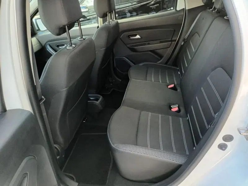 Dacia Duster usata a Bari (18)