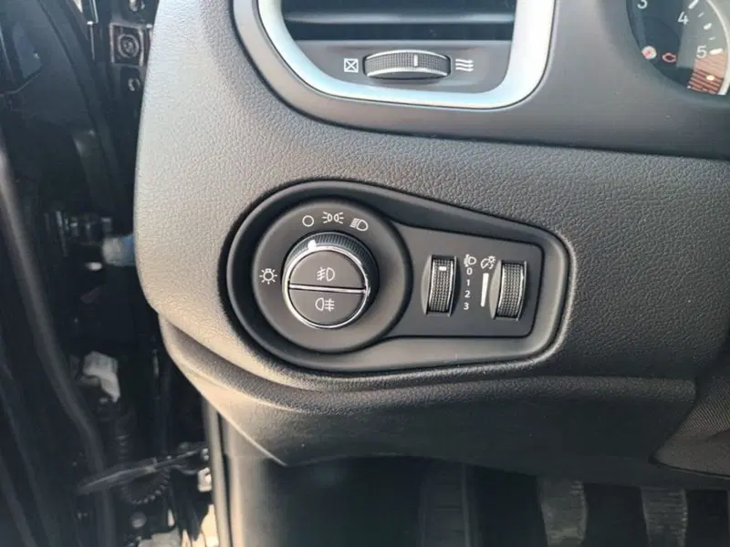 Jeep Renegade usata a Bari (12)