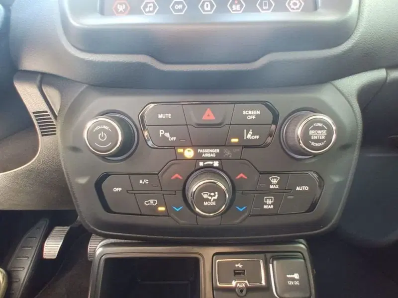 Jeep Renegade usata a Bari (13)