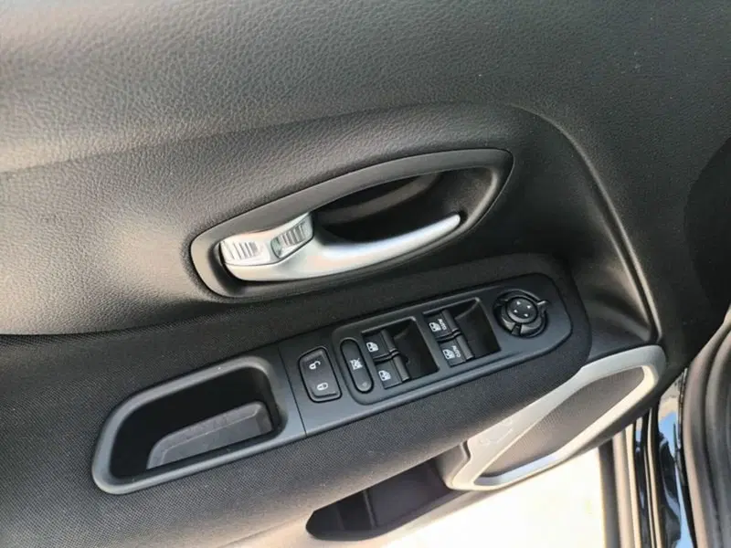 Jeep Renegade usata a Bari (4)