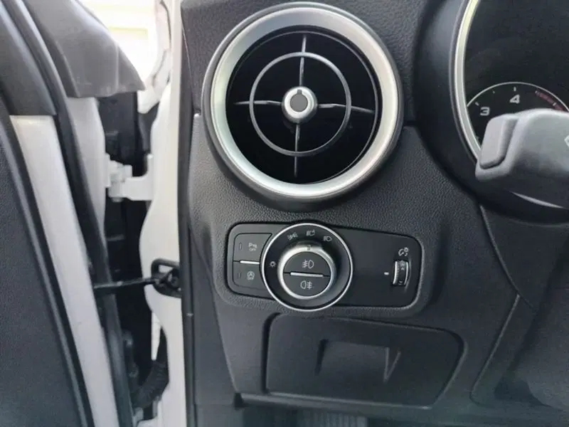 Alfa Romeo Stelvio usata a Bari (14)