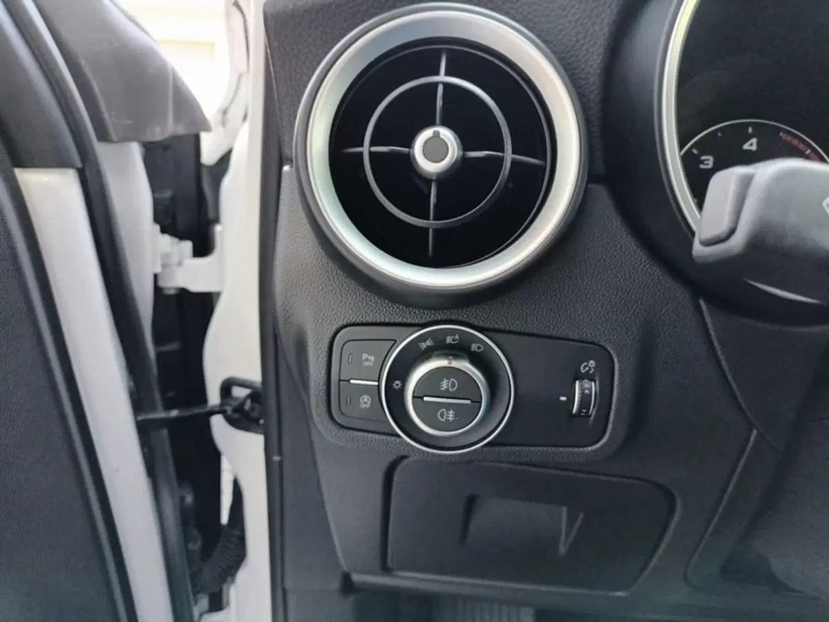 Alfa Romeo Stelvio usata a Bari (15)