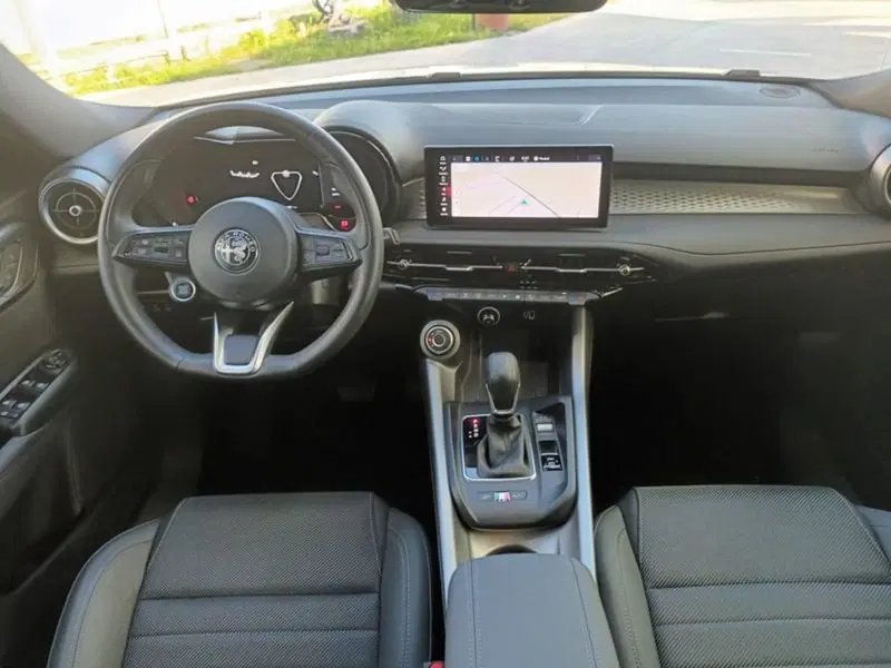 Alfa Romeo Tonale usata a Bari (15)