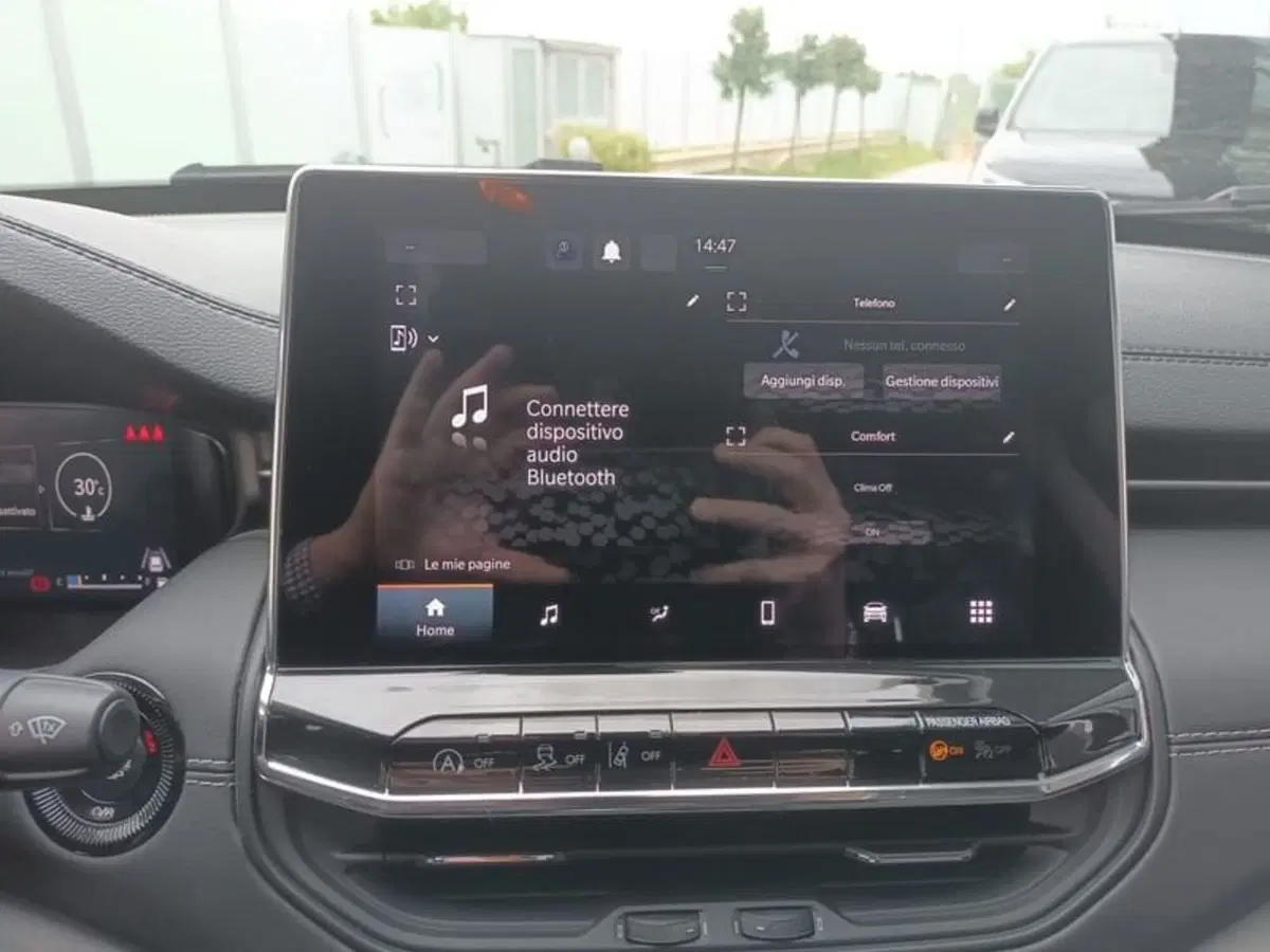 Jeep Compass usata a Bari (10)