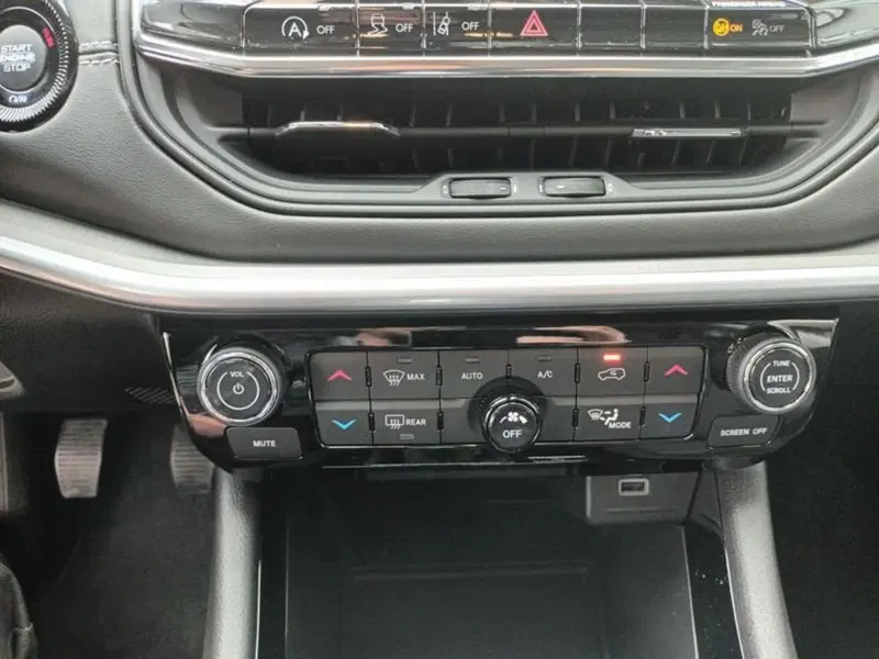 Jeep Compass usata a Bari (11)