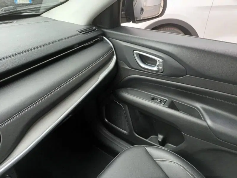 Jeep Compass usata a Bari (12)