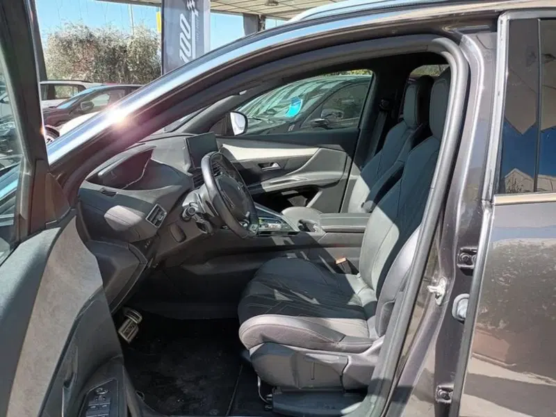 Peugeot 3008 usata a Bari (10)