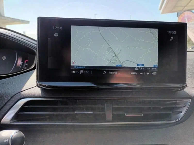 Peugeot 3008 usata a Bari (11)