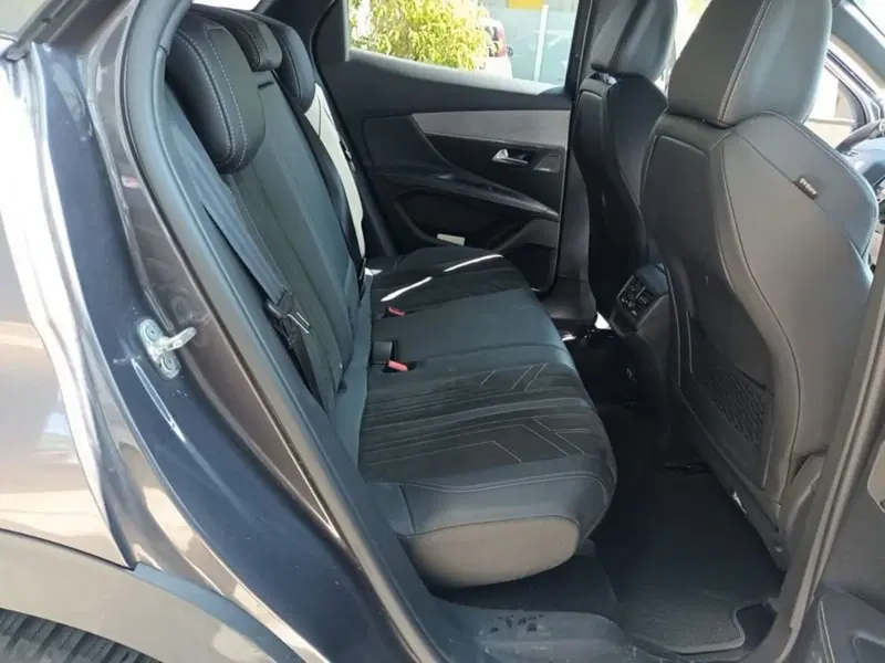 Peugeot 3008 usata a Bari (18)