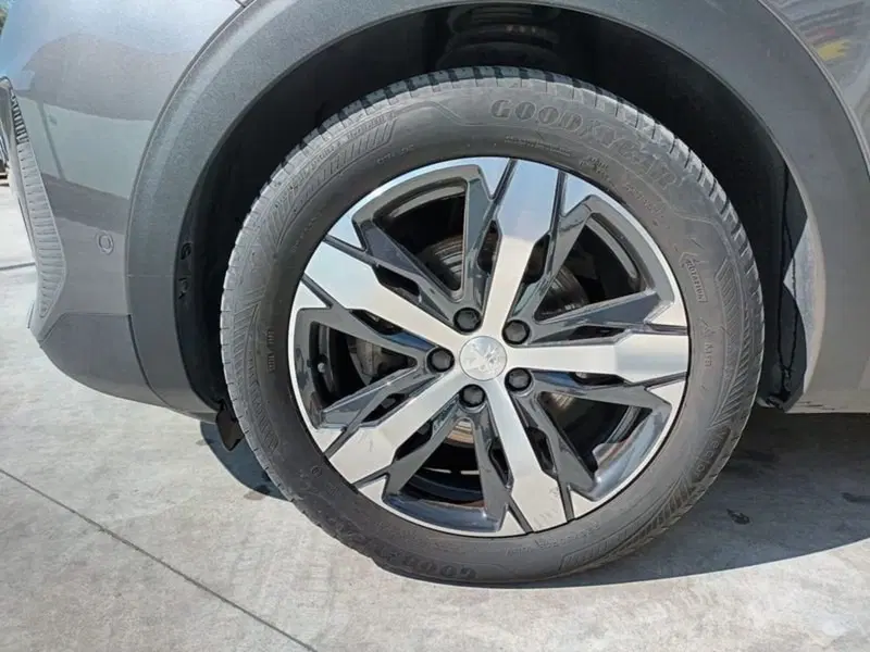Peugeot 3008 usata a Bari (2)