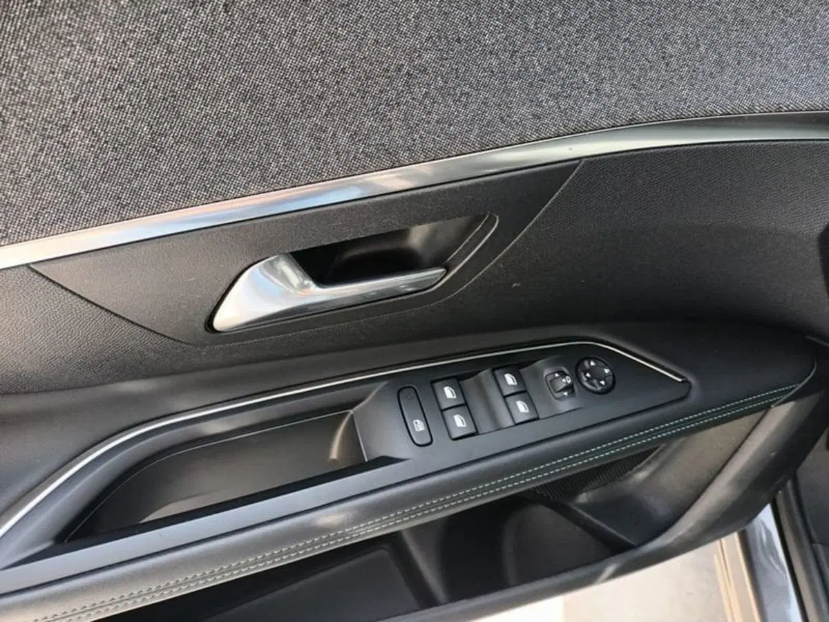Peugeot 3008 usata a Bari (4)