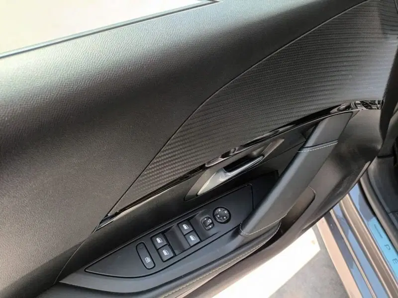 Peugeot 208 usata a Bari (9)