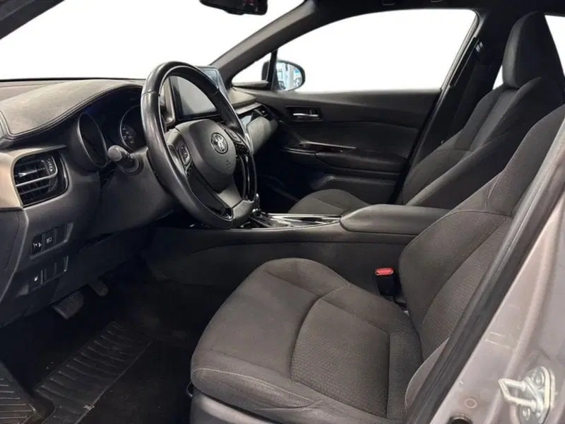 Toyota Toyota C-HR usata a Prato (11)