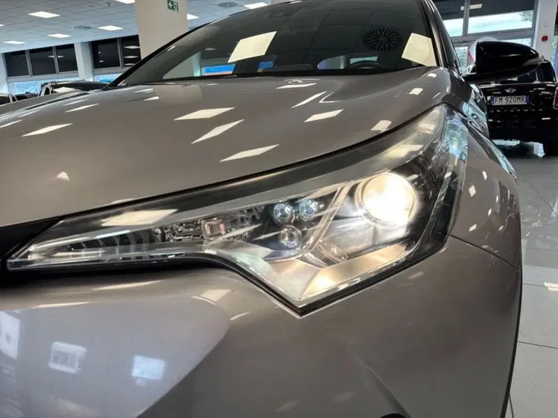 Toyota Toyota C-HR usata a Prato (9)