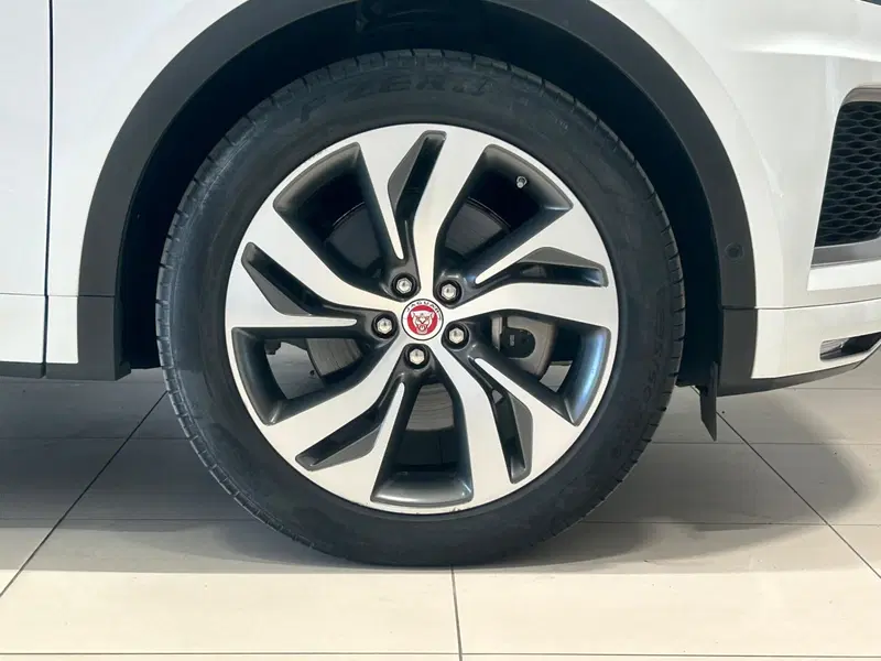 Jaguar E-Pace usata a Napoli (9)