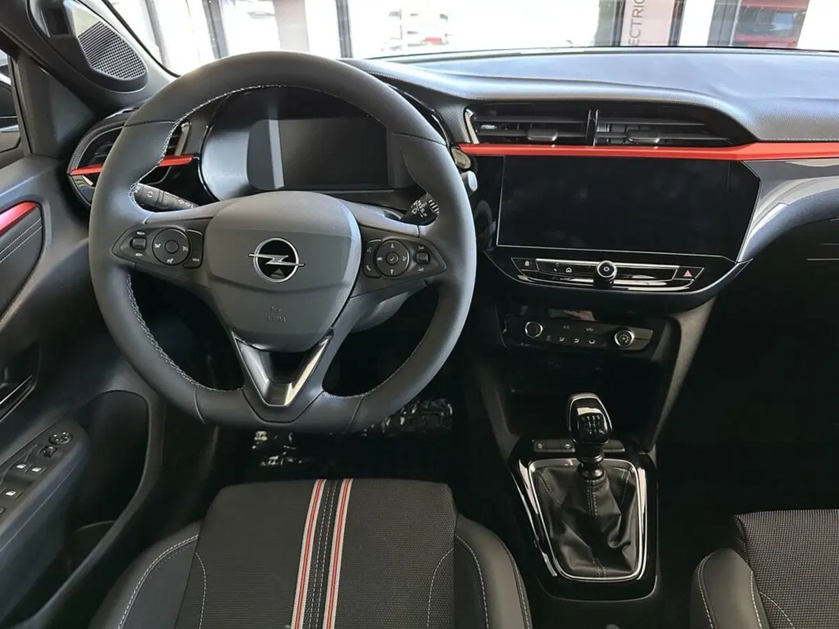 Opel Corsa nuova a Sondrio (12)