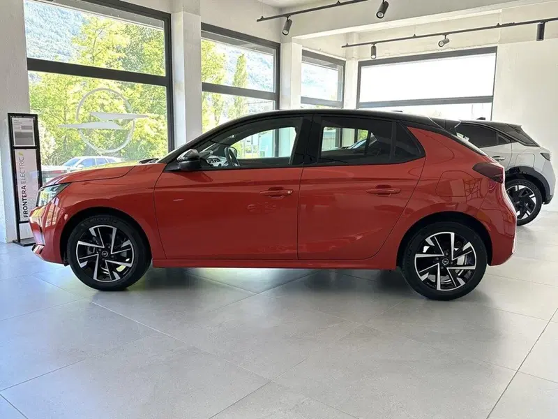 Opel Corsa nuova a Sondrio (2)