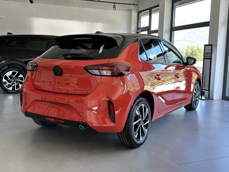 Opel Corsa nuova a Sondrio (5)