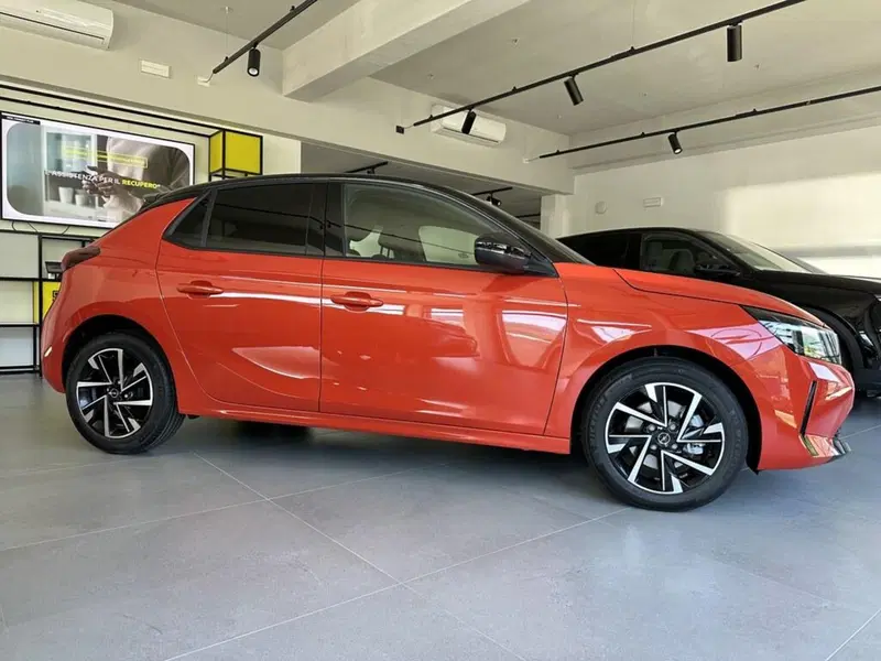 Opel Corsa nuova a Sondrio (6)