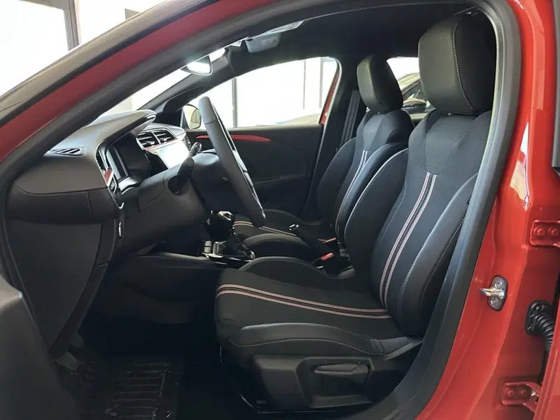 Opel Corsa nuova a Sondrio (9)