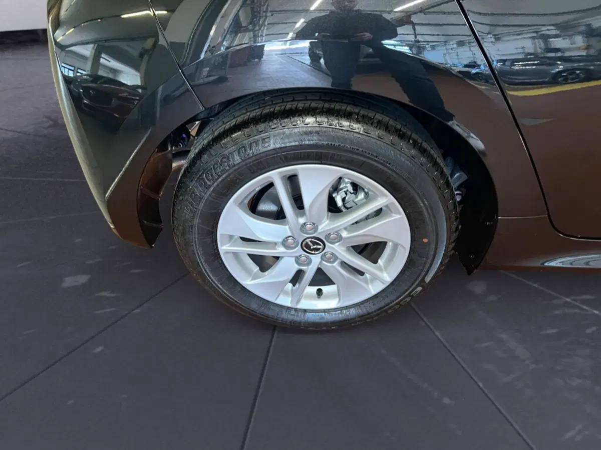 Mazda Mazda2 Hybrid nuova a Verona (5)