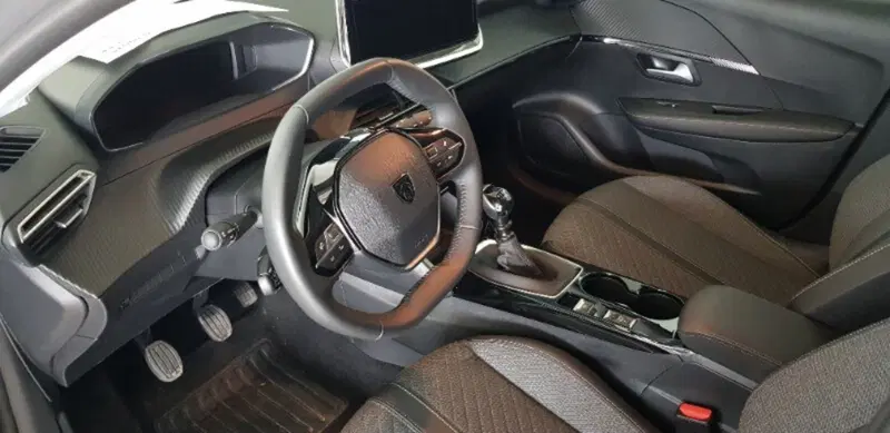 Peugeot 208 usata a Pordenone (12)