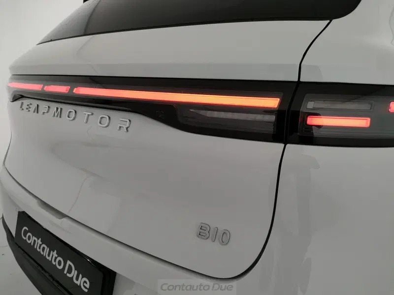 Leapmotor B10 nuova a Caserta (12)
