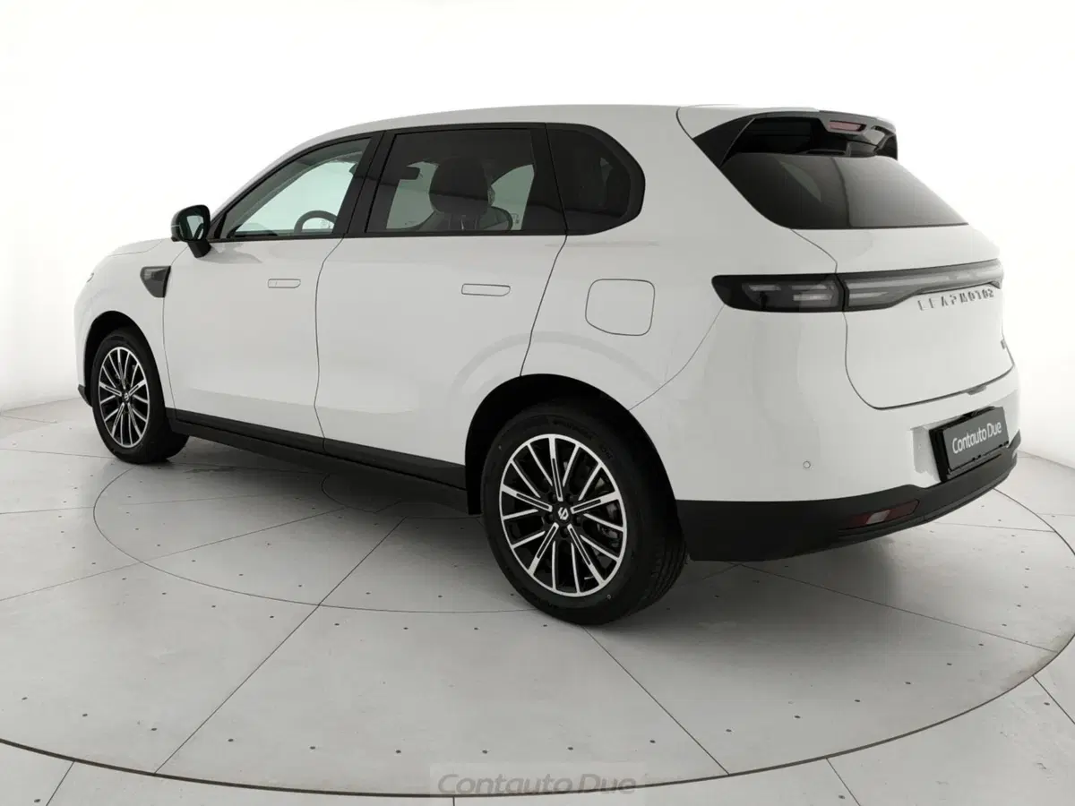 Leapmotor B10 nuova a Caserta (8)