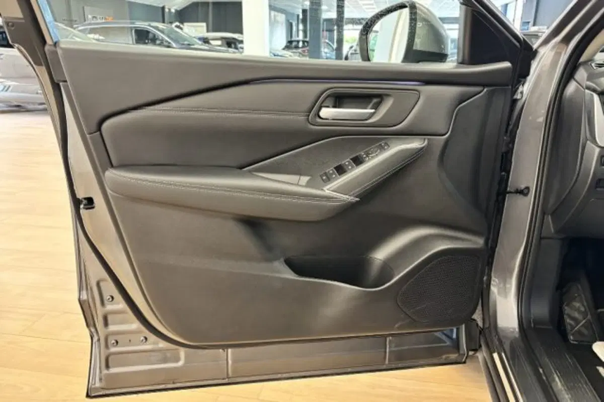 Nissan Qashqai usata a Latina (13)