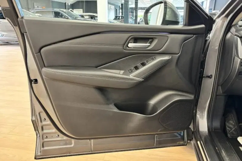 Nissan Qashqai usata a Latina (13)