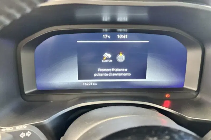 Nissan Qashqai usata a Latina (14)