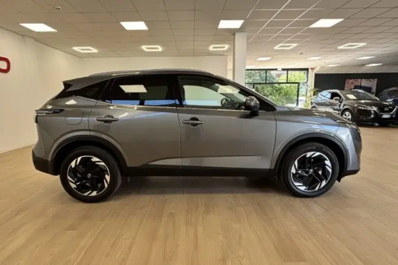 Nissan Qashqai usata a Latina (4)